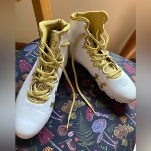 Underarmour Womens LAX cleats in EEUC.